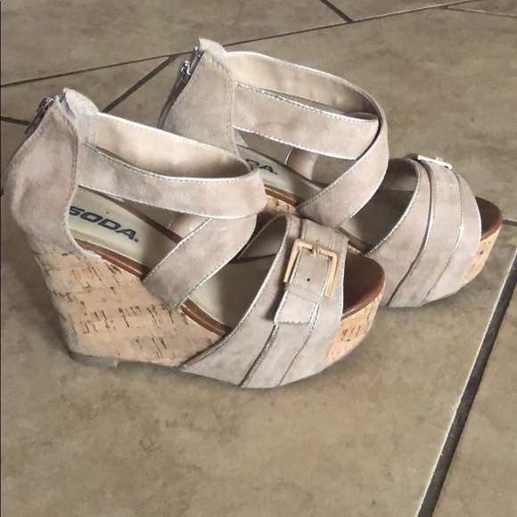 Tan Wedges - Picture 4 of 7